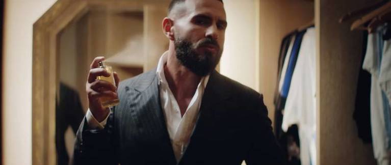 Shindy Raffaello OUTFIT + Model: Sonnenbrille, Oversize T-Shirt, Hose...