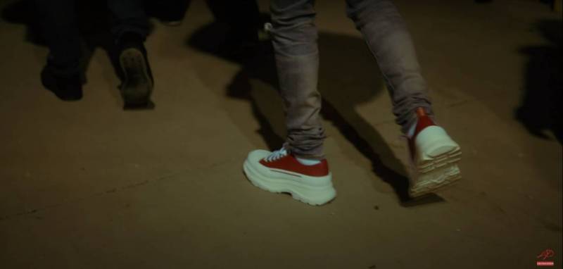 Jamule Normal fur Mich Rote Sneakers